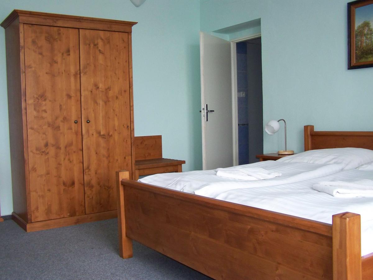 Hotel Paříž Jicin Quarto foto