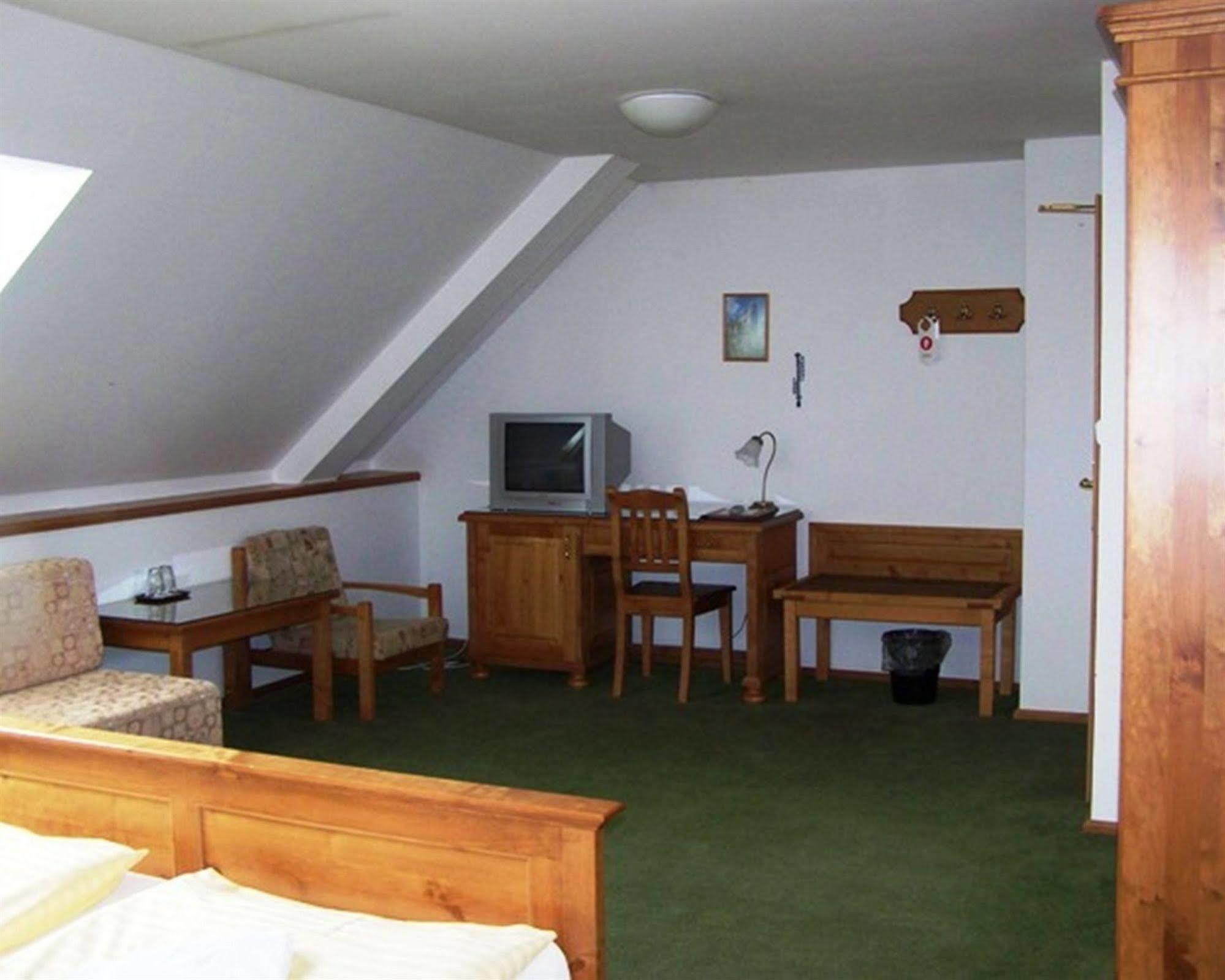 Hotel Paříž Jicin Exterior foto